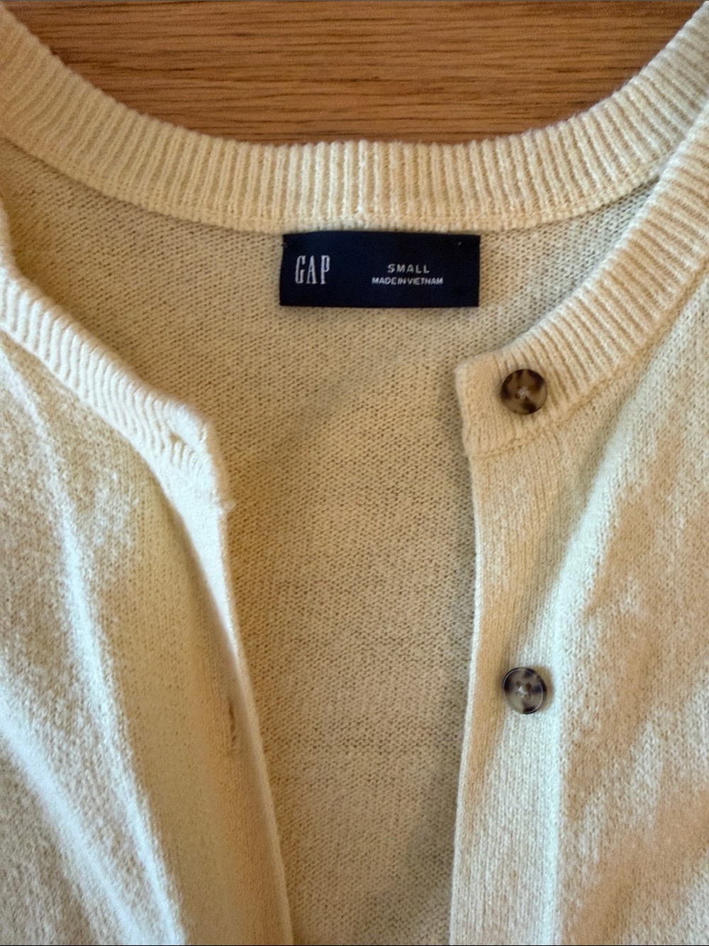GAP Women's Butter Yellow Button-Up Crewneck Cardigan Sweater - Picture 4 of 6